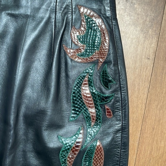 Vintage EREZ leather high waisted pencil skirt, embroidery, made in USA, size S - Picture 6 of 13